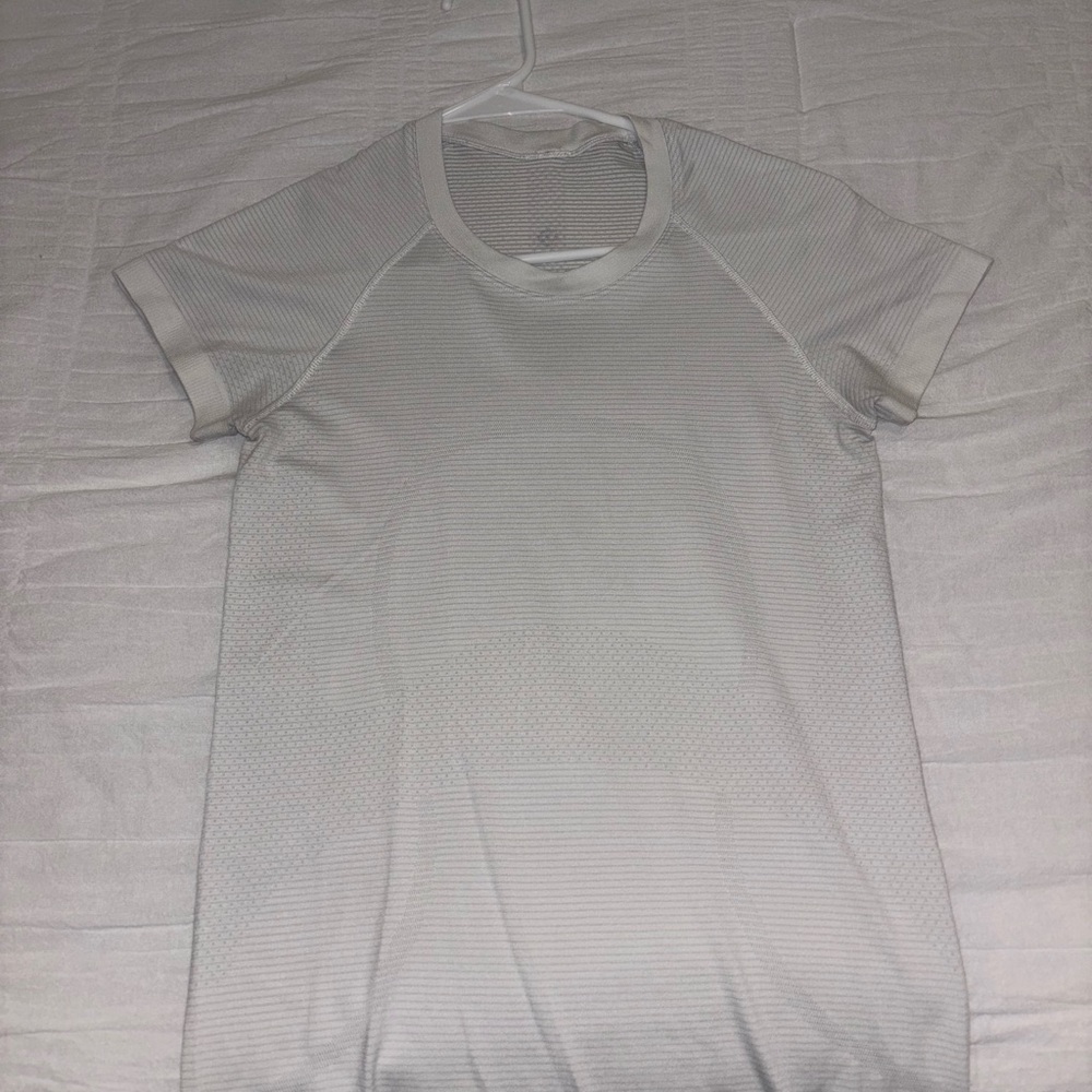 lululemon white short sleeve swiftly tech size 4